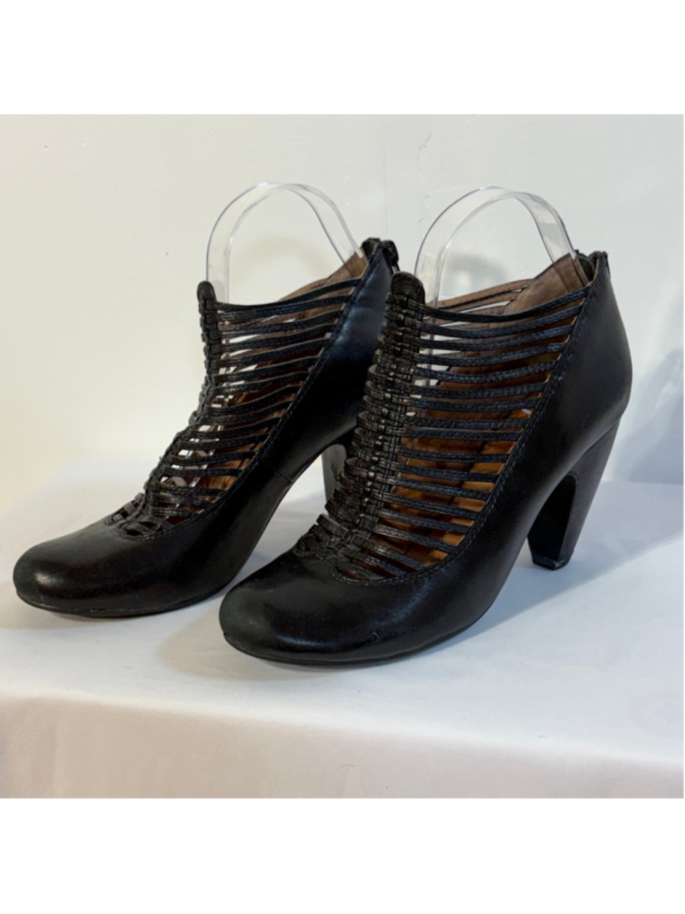 Miz Mooz Sloane Black Leather Strappy Heels Women’s Size 7 Cage Booties Back Zip - Picture 5 of 12